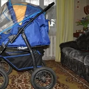 Продаю детскую коляску-трансформер фирмы Bogus