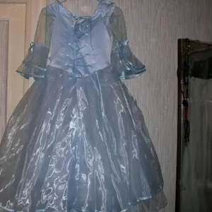 Продаю бальное платье на девочку 7-10 лет. 