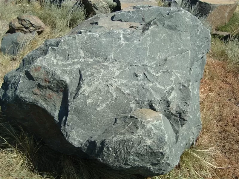 Ландшафтный камень разных размеров 4